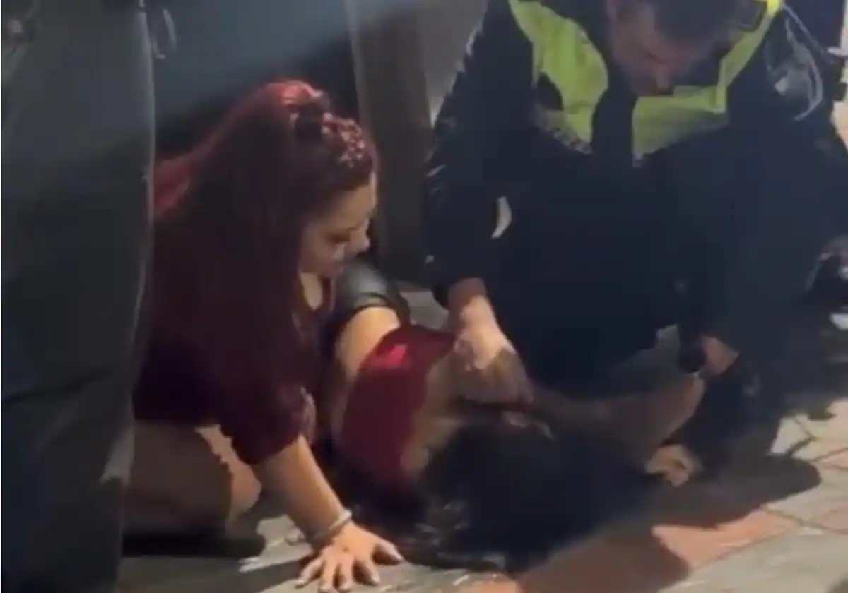 El apuñalamiento a una joven en Fuengirola se originó porque el agresor intentó tocarle el culo a una amiga