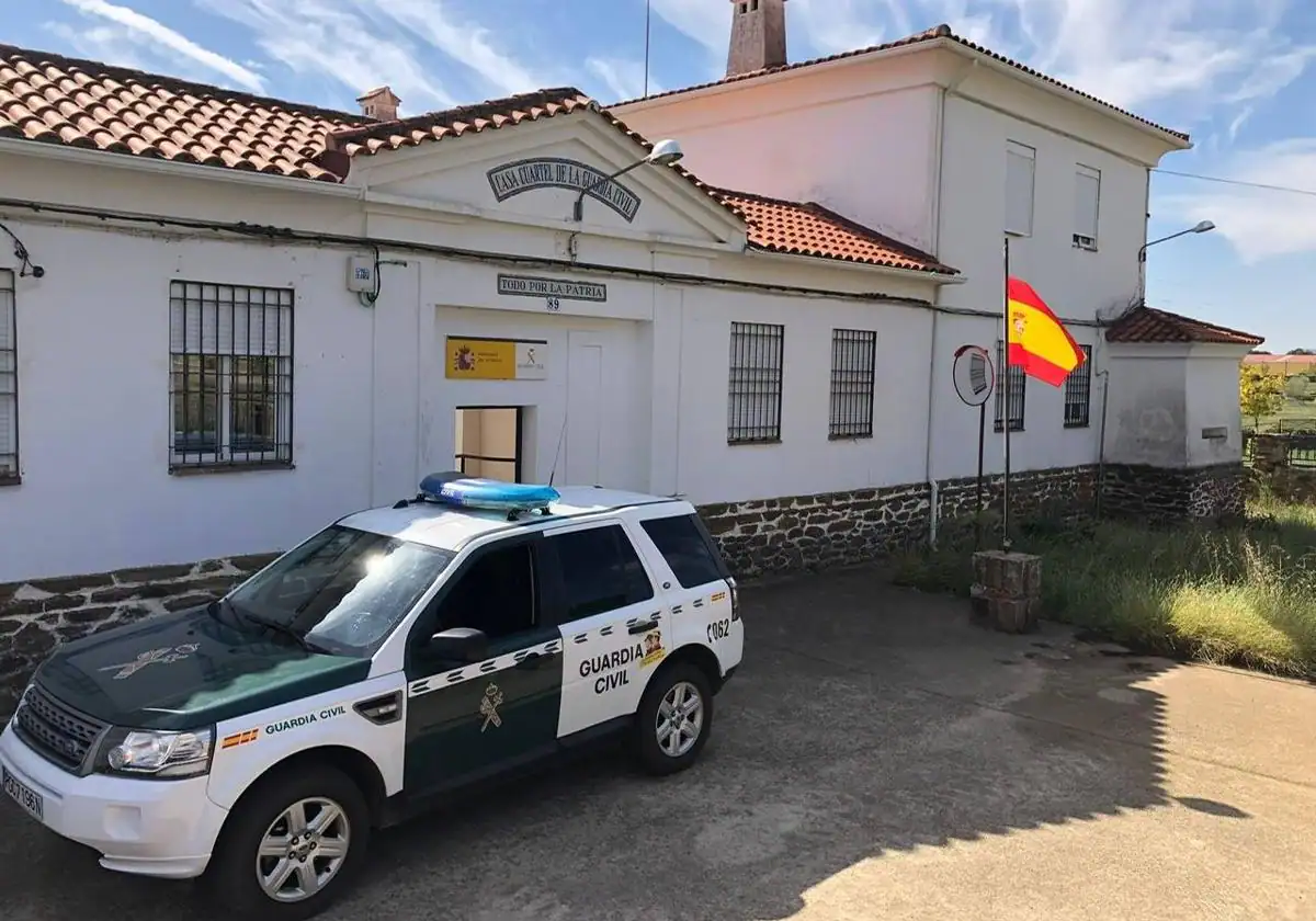 Sucesos: Detenidos cuatro jóvenes en Serradilla por robar en la casa de un vecino que había fallecido