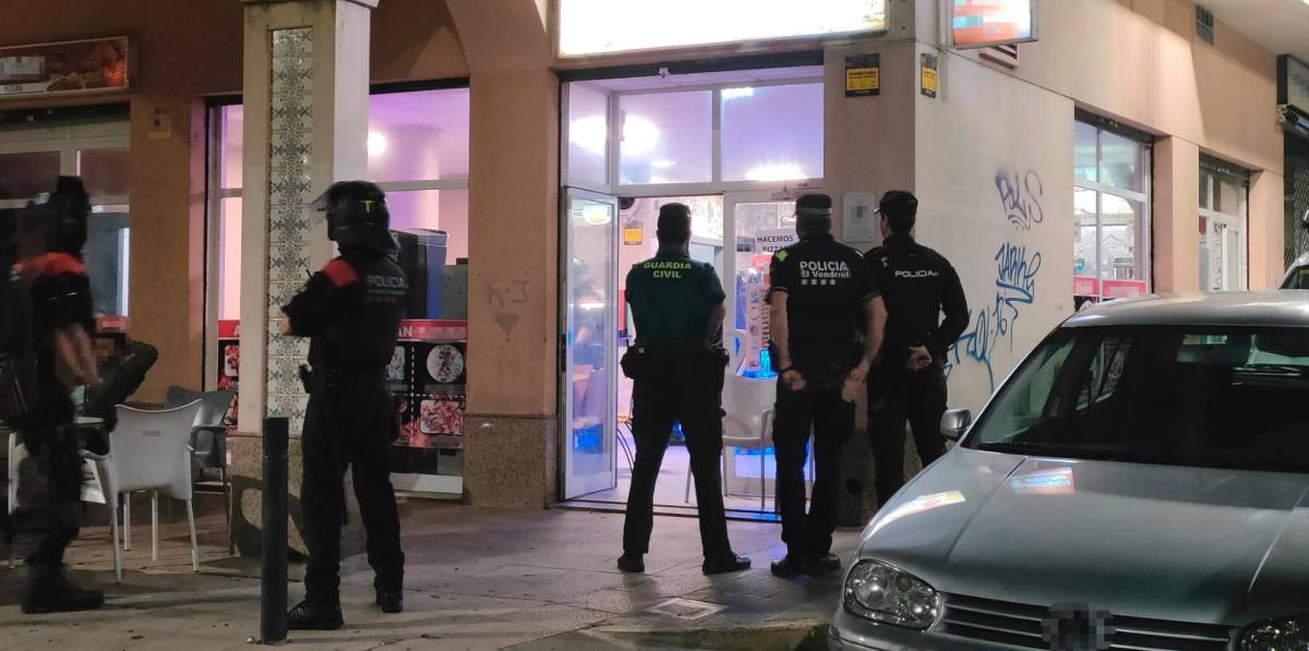 Tres detenidos y siete denunciados en una operación contra el trapicheo de drogas en El Vendrell