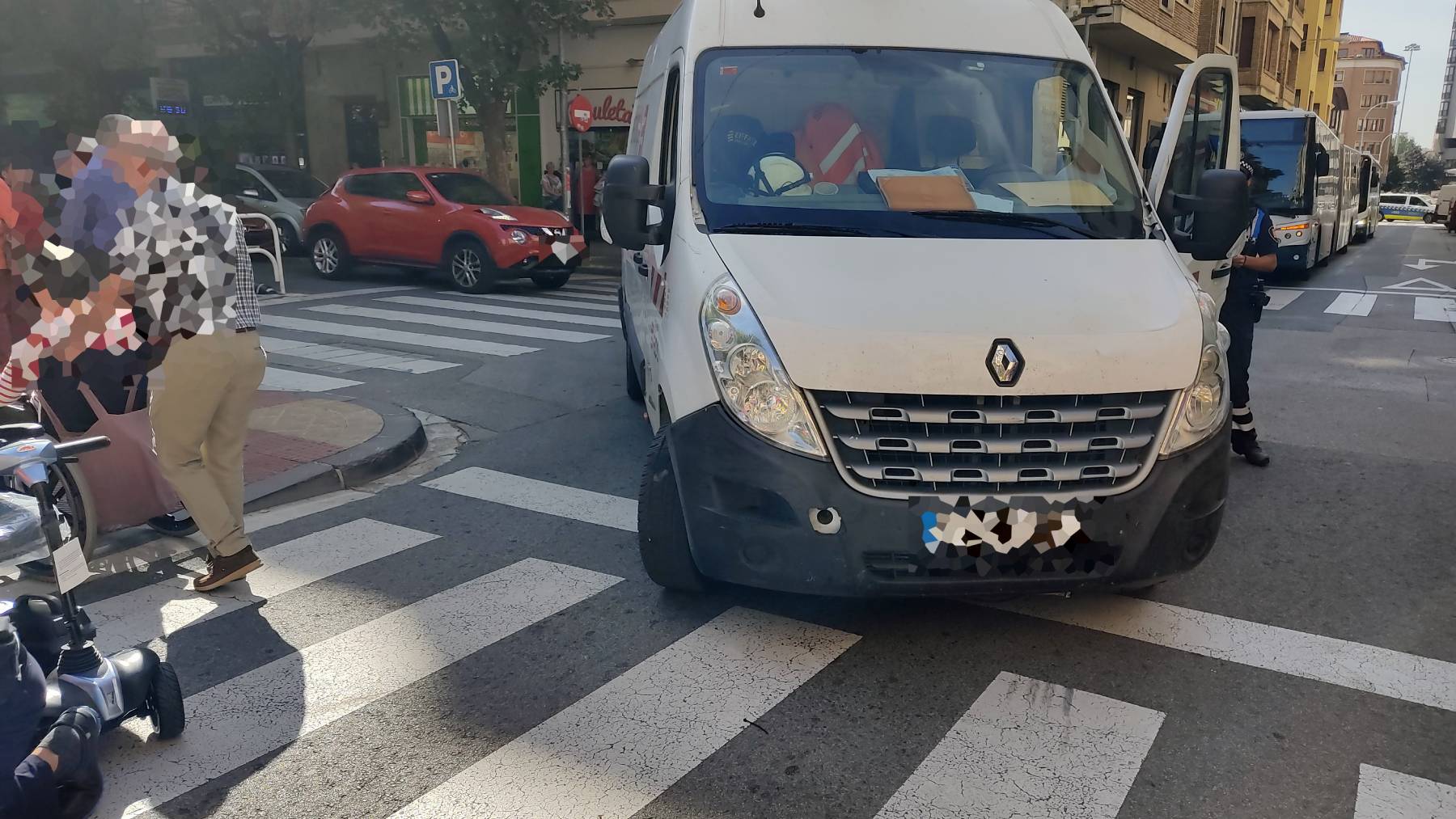 Atropellada en Pamplona una anciana de 94 años que cruzaba en silla de ruedas un paso de peatones