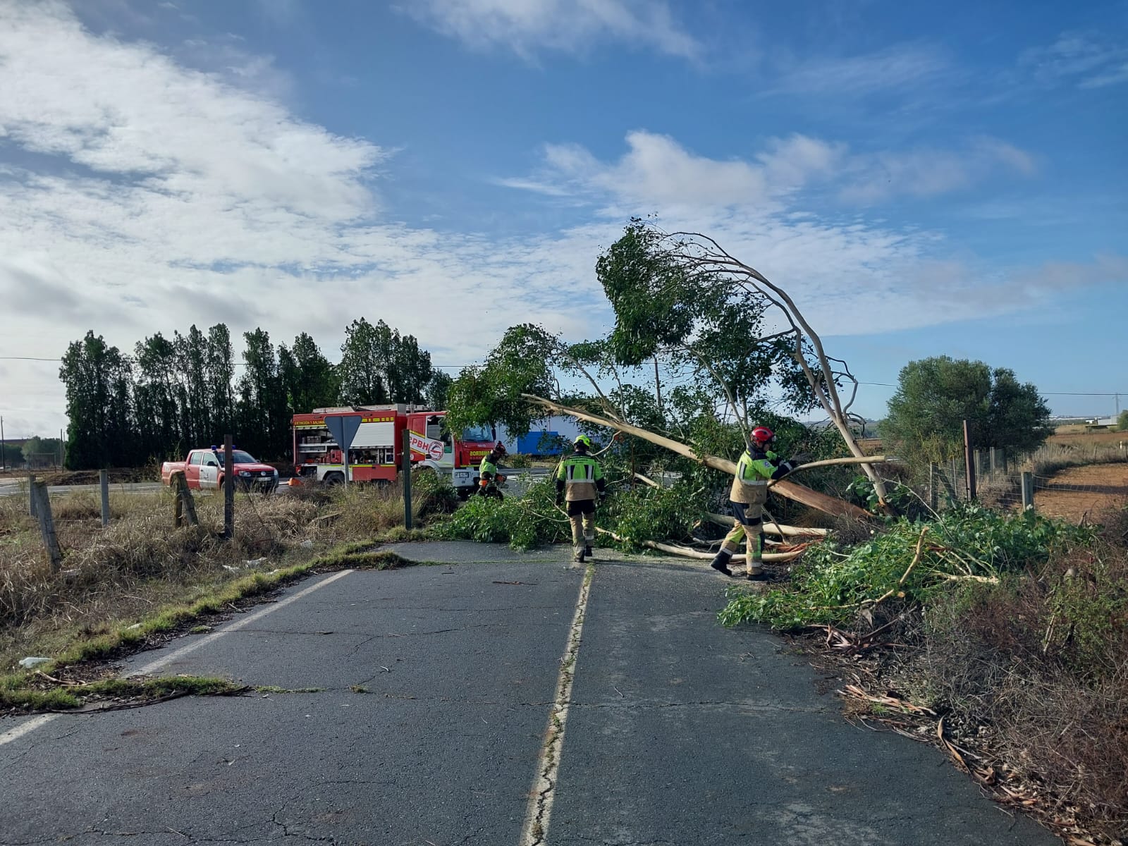 Intensa jornada para los Bomberos de Huelva por la borrasca ‘Celine’
