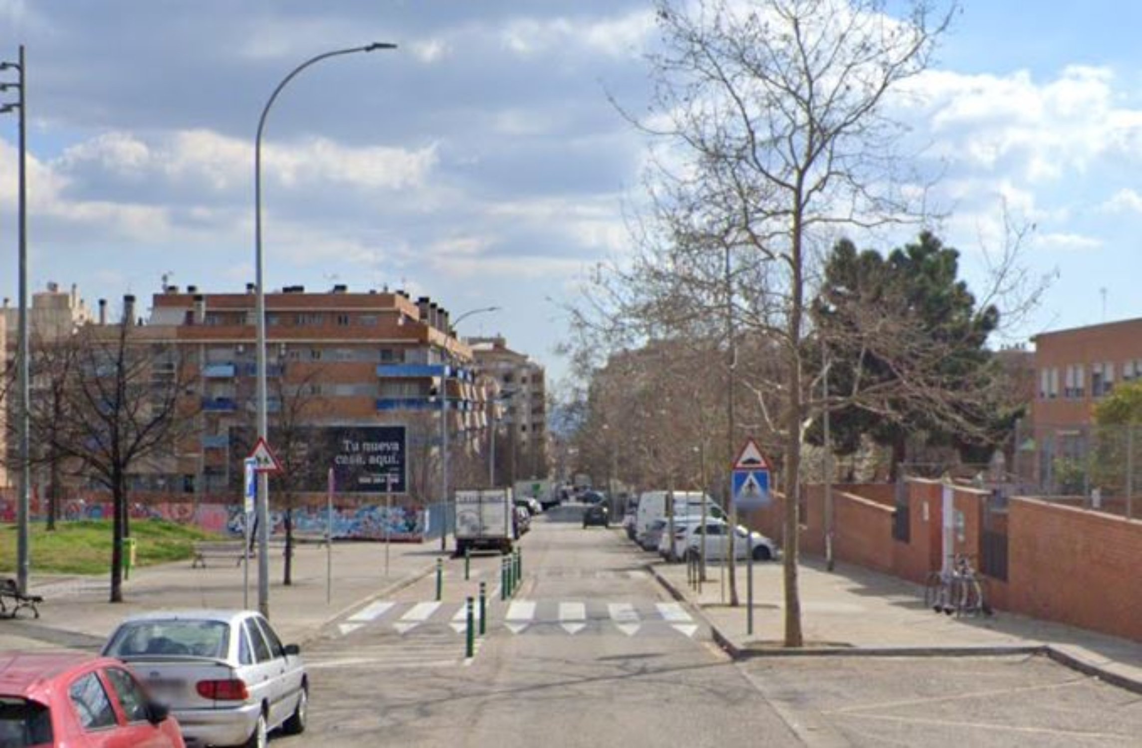 Apuñalan a un hombre en Terrassa y se acerca ensangrentado a las puertas de una escuela para pedir ayuda