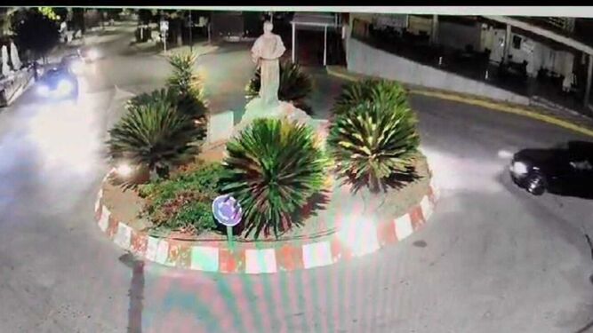 Conductor sancionado por hacer trompos en rotondas de Íllora es identificado gracias a cámaras de seguridad