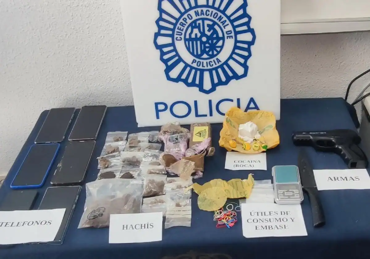 Tres detenidos de una misma familia tras caer un punto de menudeo de drogas en San Pedro Alcántara