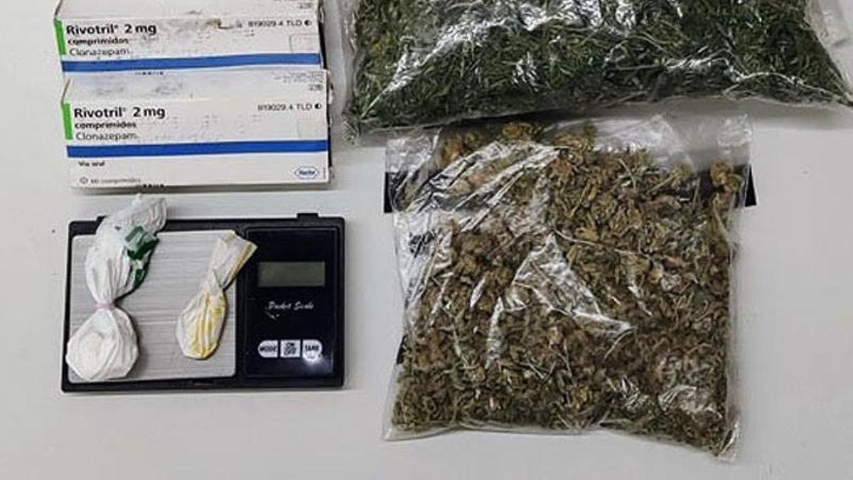 Imagen de algunas de las drogas encontradas en la operación de la Policía Nacional.