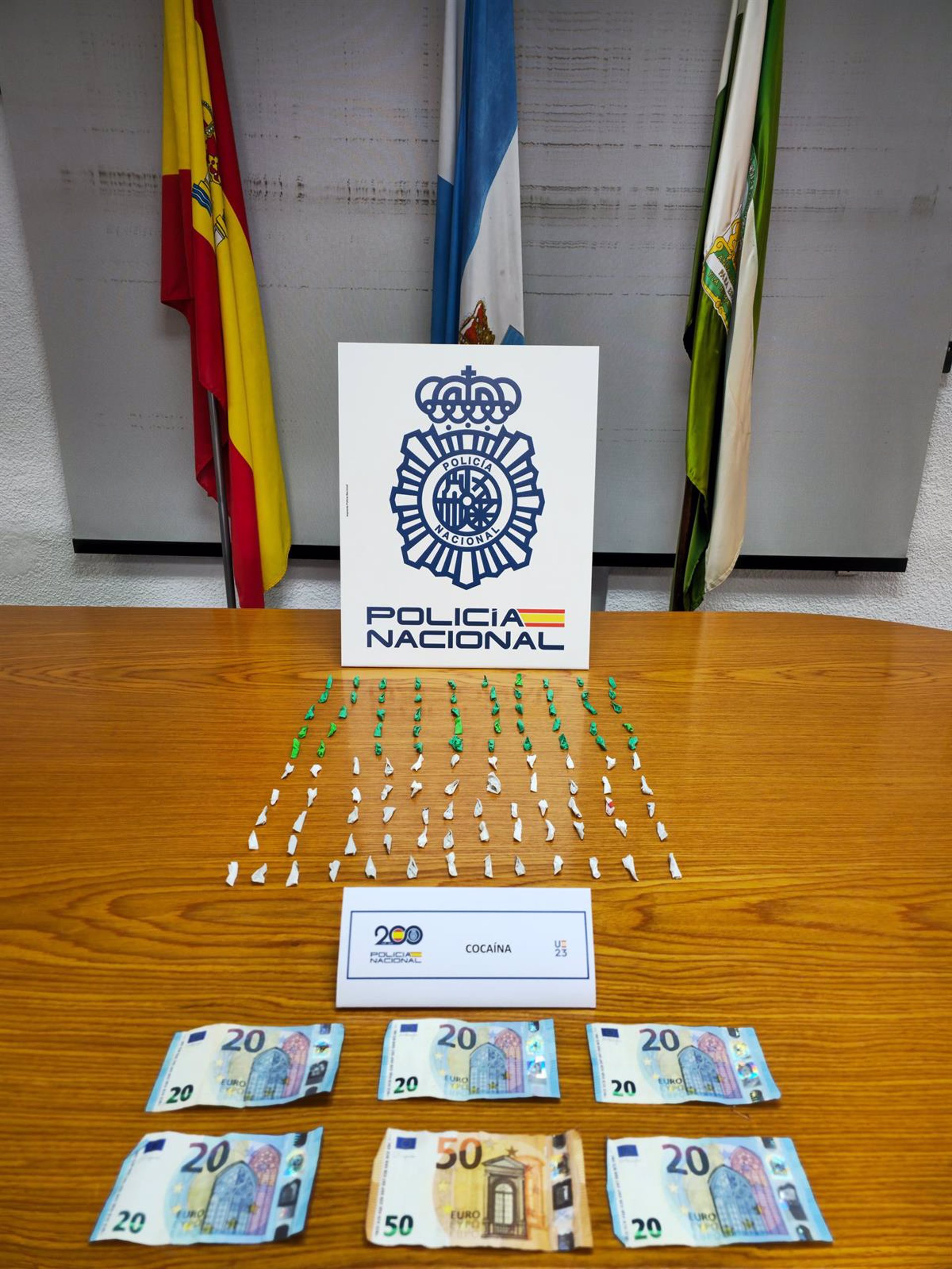 Detenida una persona en la barriada de Las Palomeras en La Línea con 109 papelinas de cocaína ·