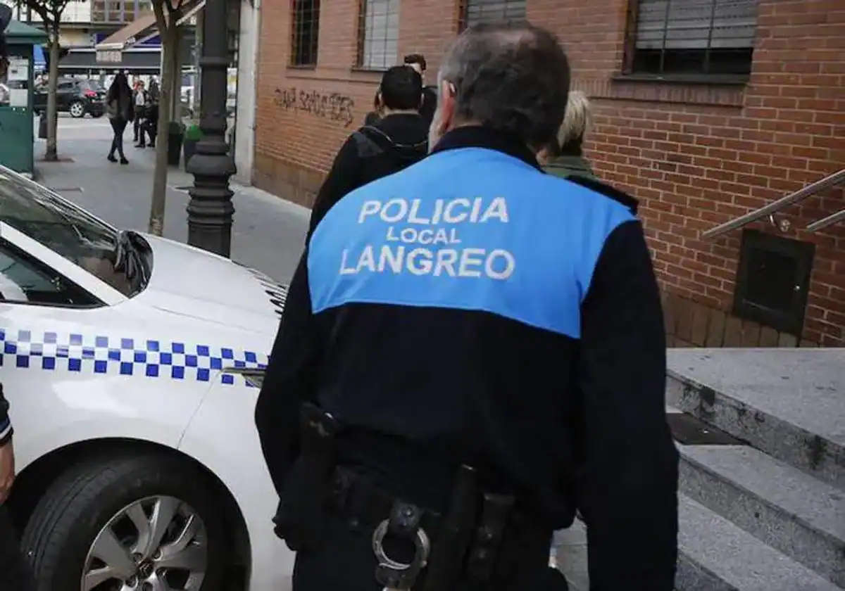 Detenido un hombre en Langreo por amenazar e insultar gravemente a su expareja e intentar agredir a un agente de la Policía