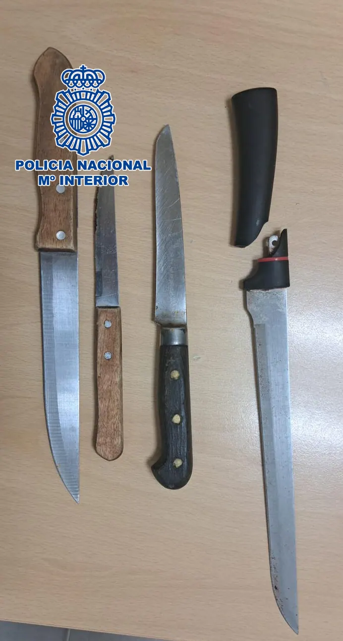 Detenido en Puerto del Rosario tras atrincherarse en su domicilio con cuchillos