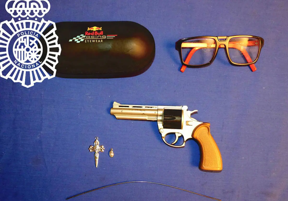 Detenido en Salamanca robando en un coche con un revolver de juguete