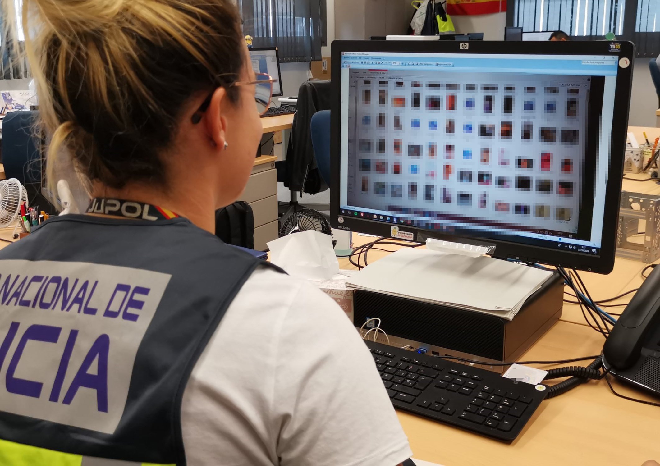 Detenido un chico de 17 años en Súria por crear fotos de menores desnudos con inteligencia artificial