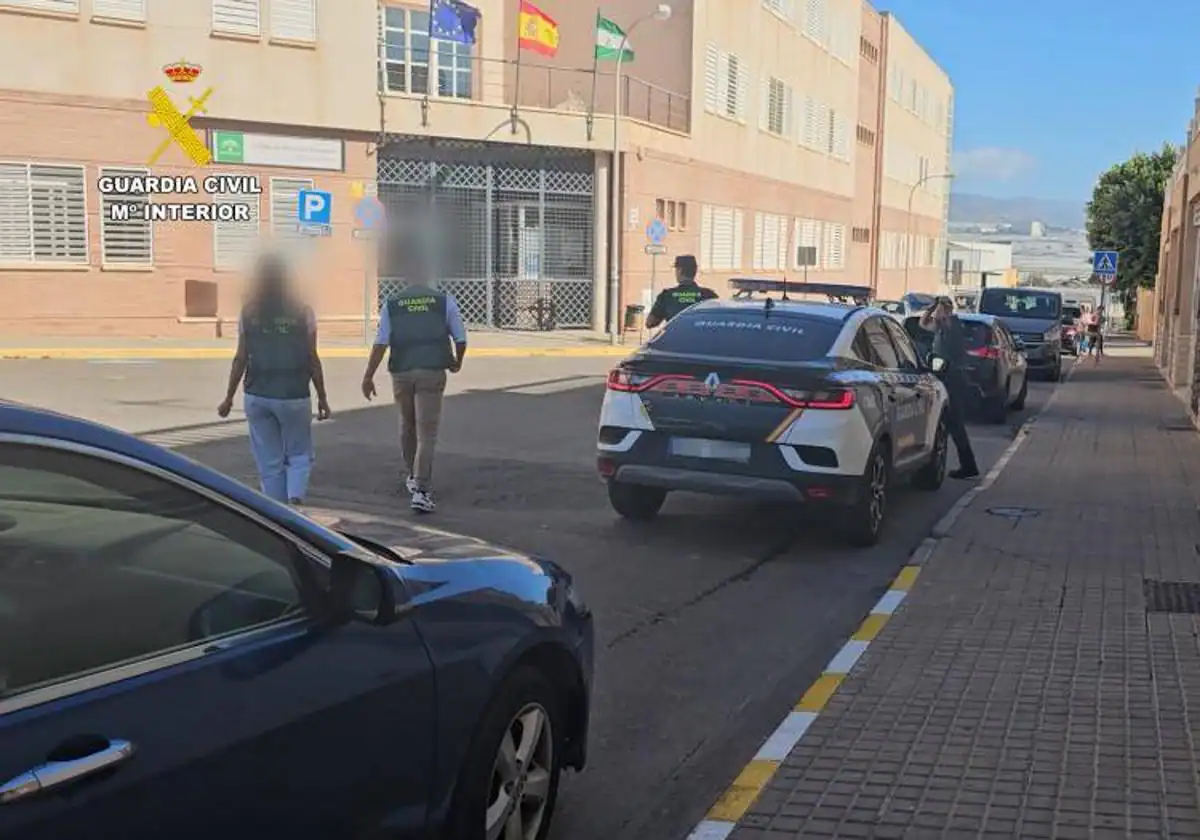 Detenidos los padres de una menor por intentar casarla con su primo 11 años mayor