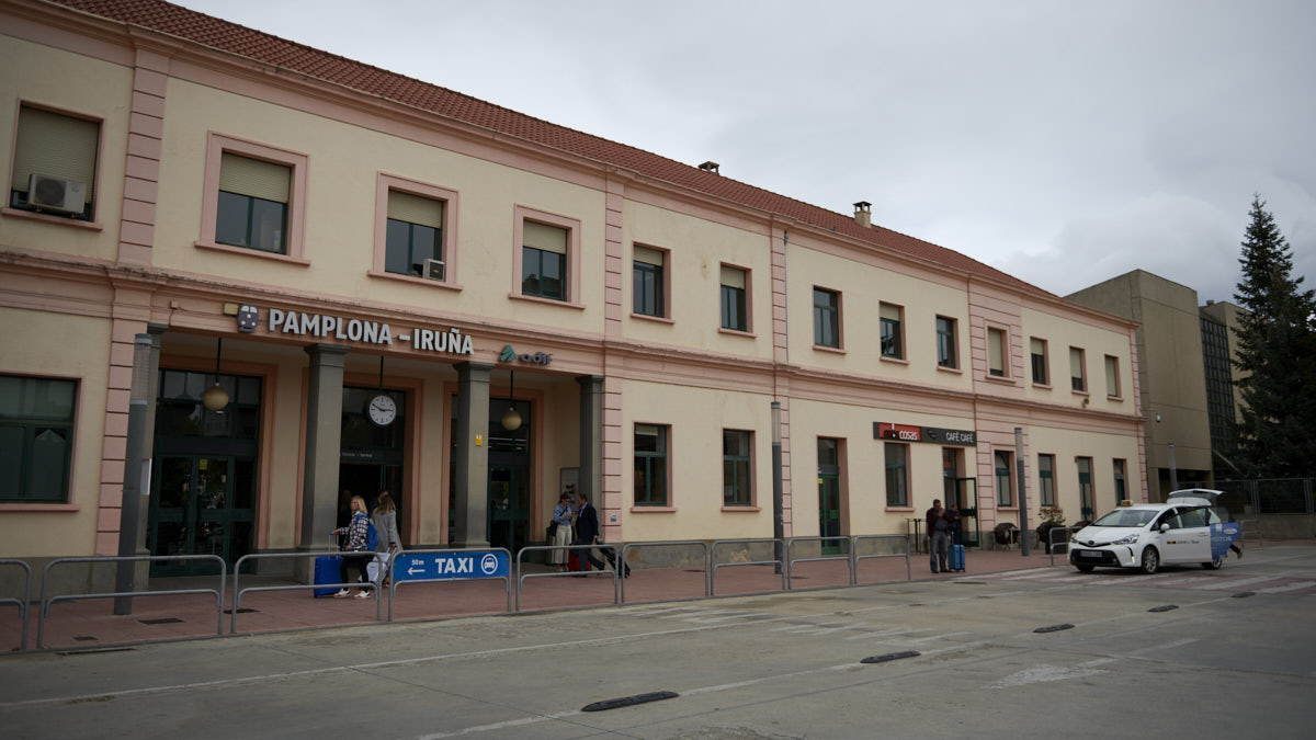 Detenido un tren a Pamplona tras gritar un hombre que era de Hamás y agredir sexualmente a dos pasajeras