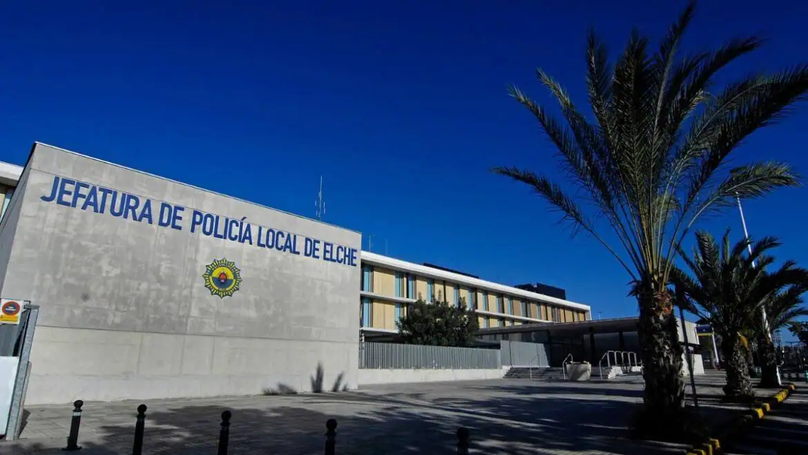 Detienen a un joven en Elche por golpear a un menor tras intentar robarle
