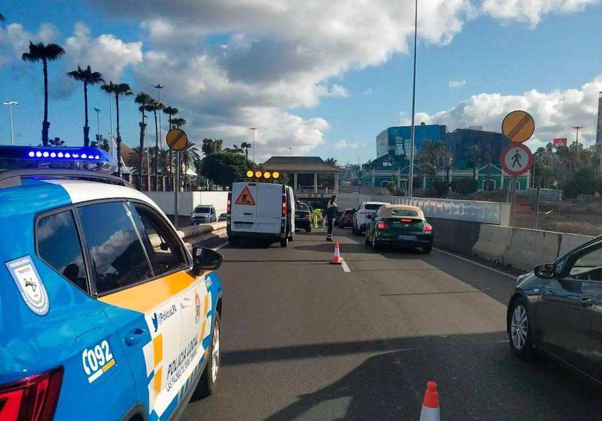 Caos en la Autovía Marítima: dos accidentes y un vehículo averiado