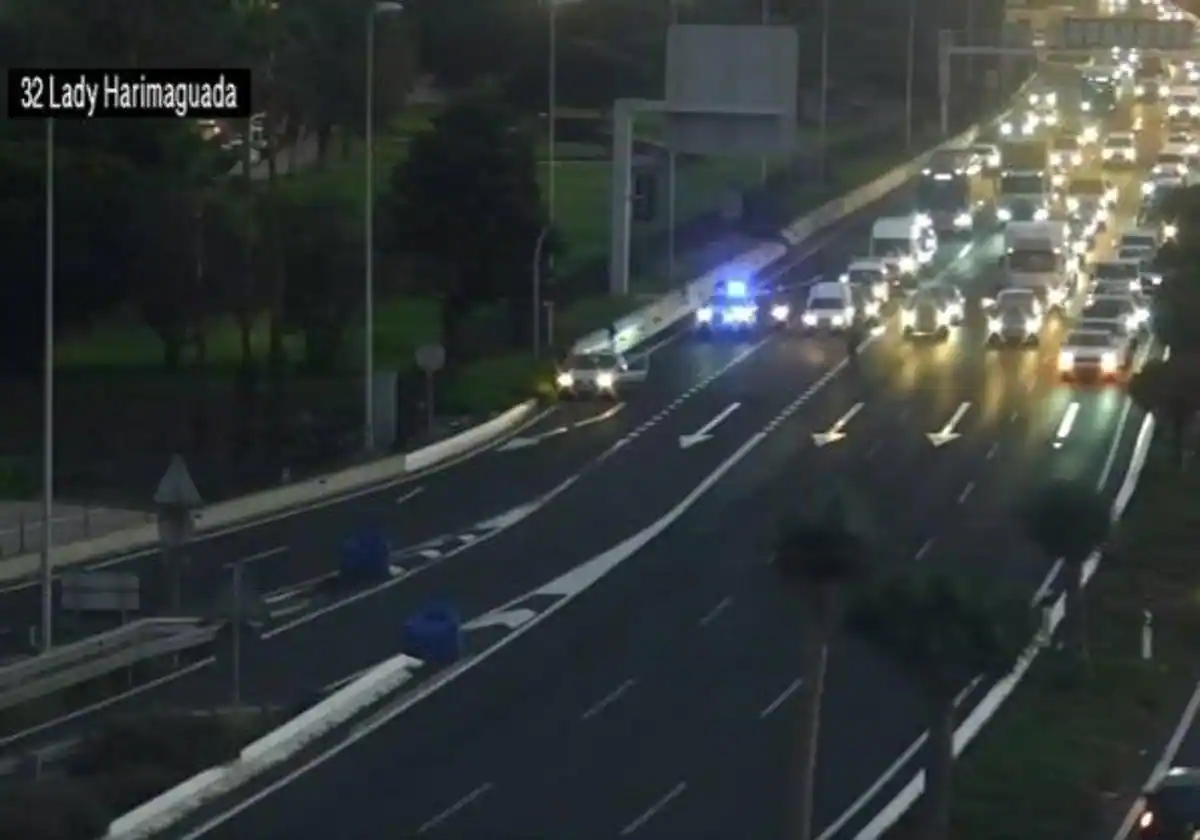 Otra mañana caótica en las carreteras de Gran Canaria: dos accidentes y una avería