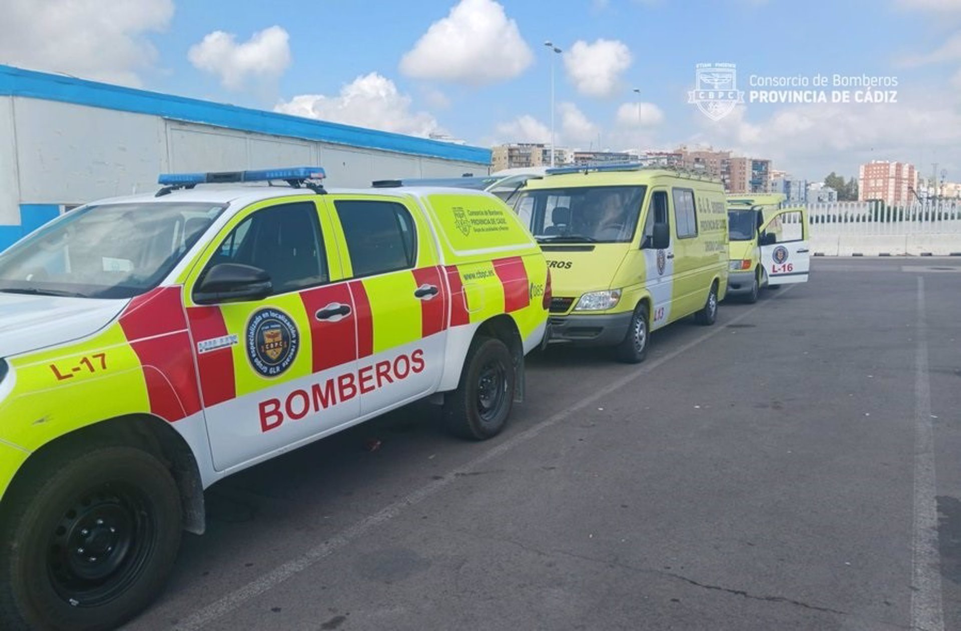 Hallan fallecido a un joven en el interior de un vehículo sumergido en un río de Vejer