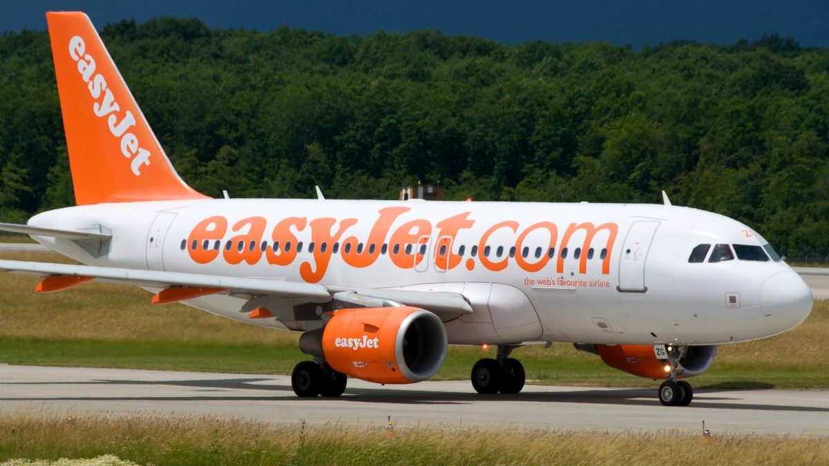 El piloto de un avión de easyJet activa por error la alerta de secuestro cuando iba a aterrizar en Palma