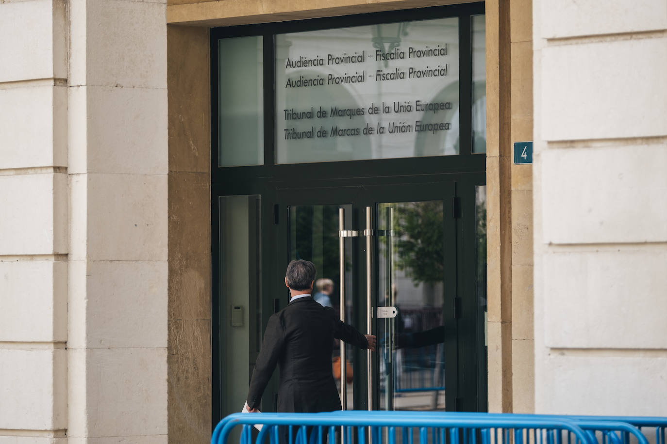 La Fiscalía pide 27 años para el acusado de matar a su expareja en Elche el día de Navidad