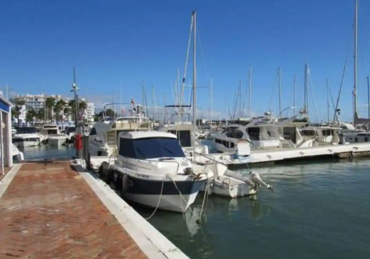 Apuñalan en Estepona a un hombre que intentó mediar en una pelea