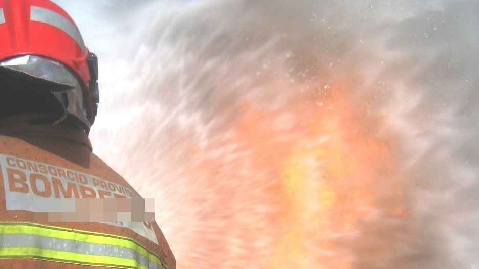 Se incendia una casa-cueva dejando heridos a los padres y sus tres hijos menores