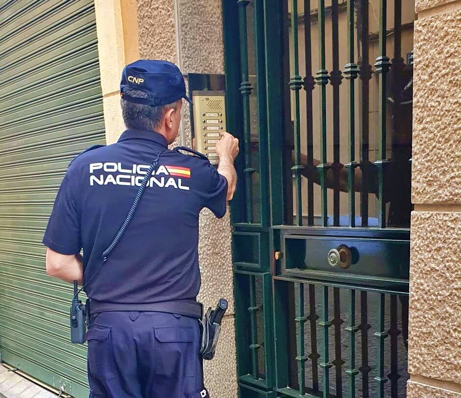 Operación enciclopedia: la estafa a una jiennense invidente