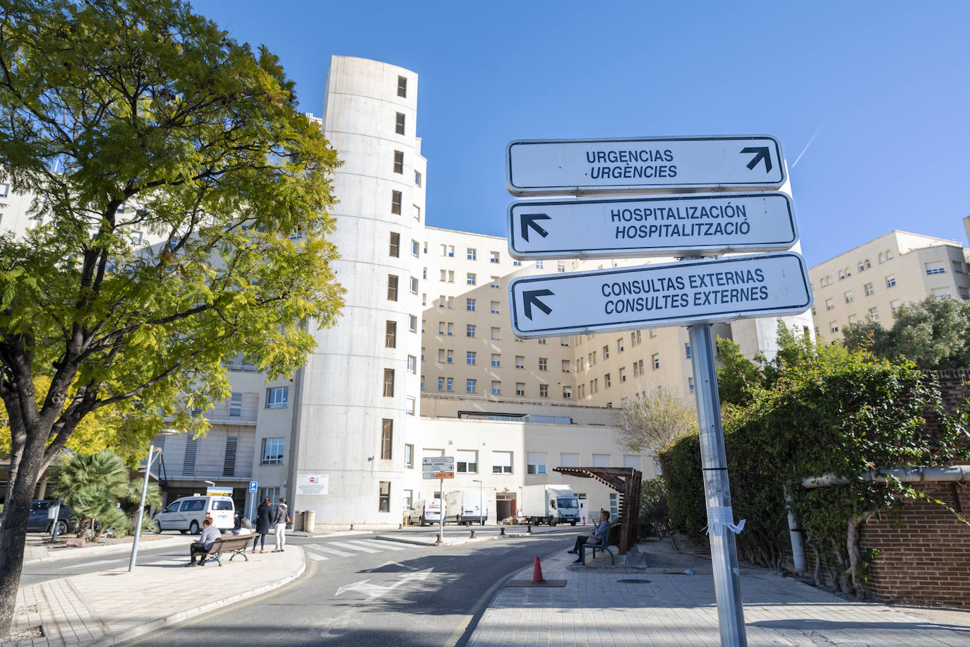 Herida una mujer al caer accidentalmente desde un primer piso en Alicante