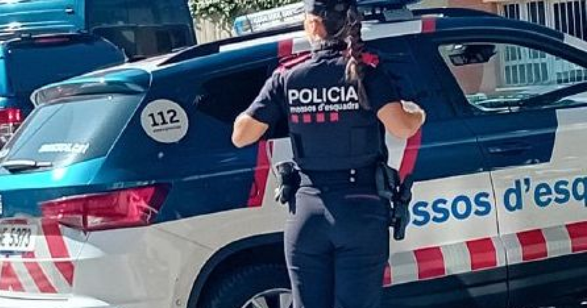 Un niño de 12 años agrede con arma blanca a una compañera en un instituto de L'Hospitalet