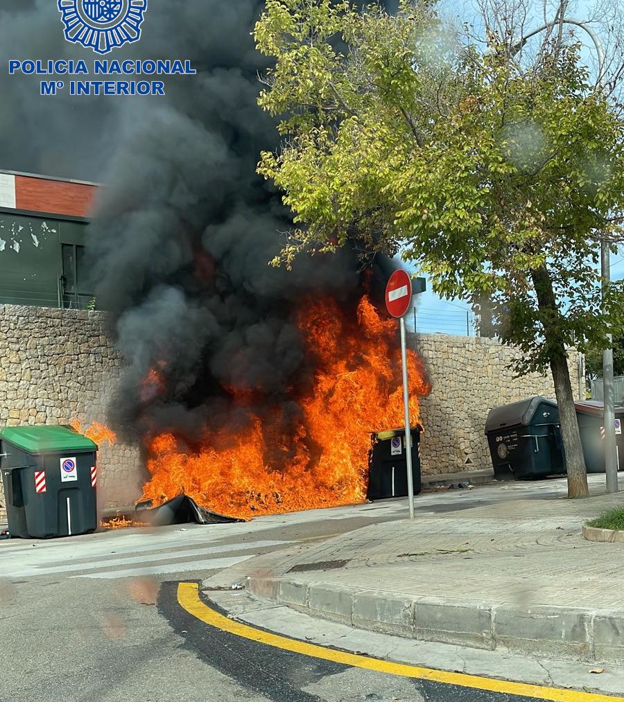 Identificado un menor por incendiar cuatro contenedores en Son Rapinya