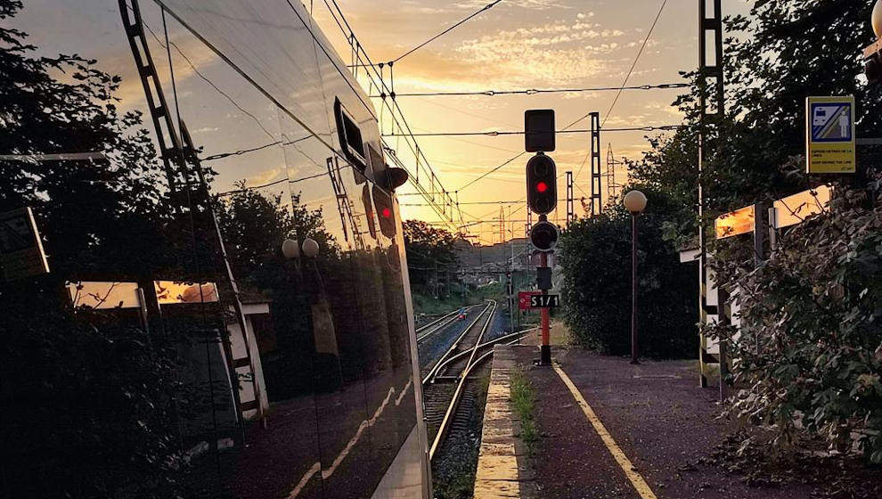 Nueva avería en la línea de tren Santander-Bilbao deja a pasajeros varados en Orejo