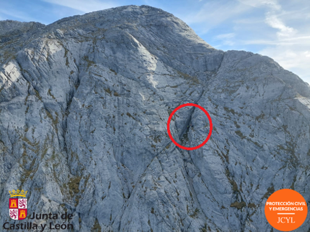 Rescatado montañero enriscado en el Espigüete gracias al helicóptero de la Junta de Castilla y León