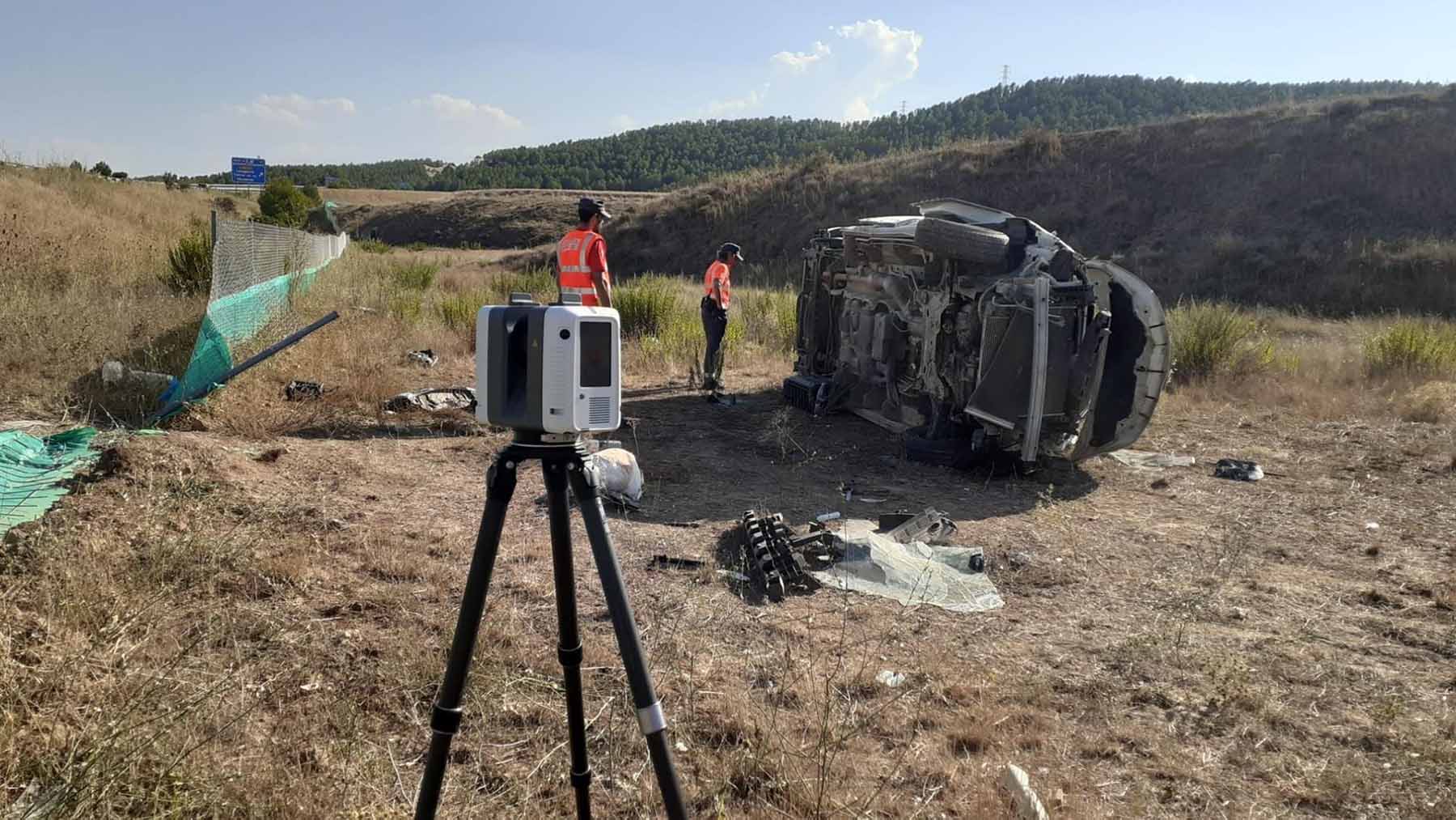Seis heridos, uno de ellos muy grave, en Navarra tras volcar una furgoneta en la autovía del Camino