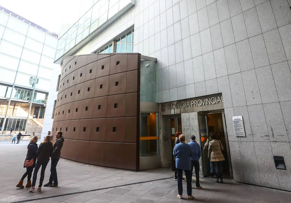 Condenan a dos de los procesados de 'la manada de El Antiguo' a doce años de cárcel por violación