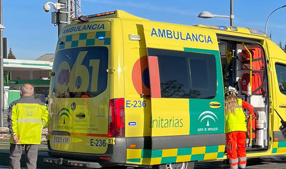 Muere un trabajador tras caer de una grúa en Isla Cristina