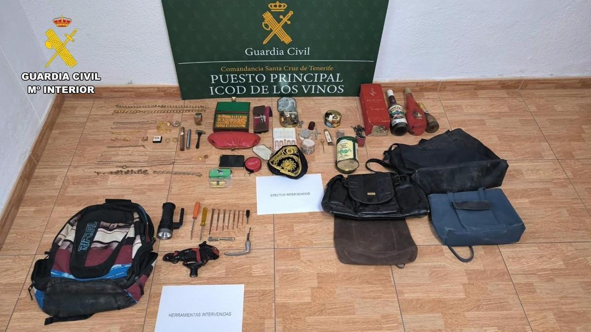 Tres detenidos en Icod de los Vinos por robo en vivienda y objetos incautados