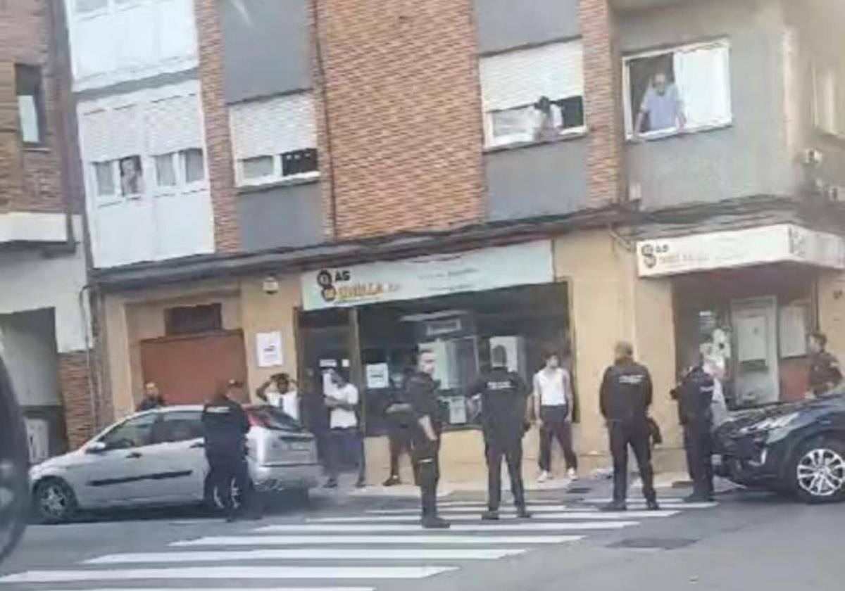 Cerco a las bandas latinas en el barrio gijonés de El Llano