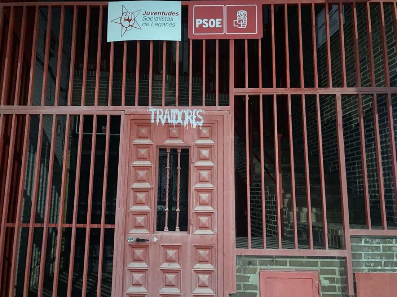 LEGANÉS/ La sede del PSOE, atacada con pintadas