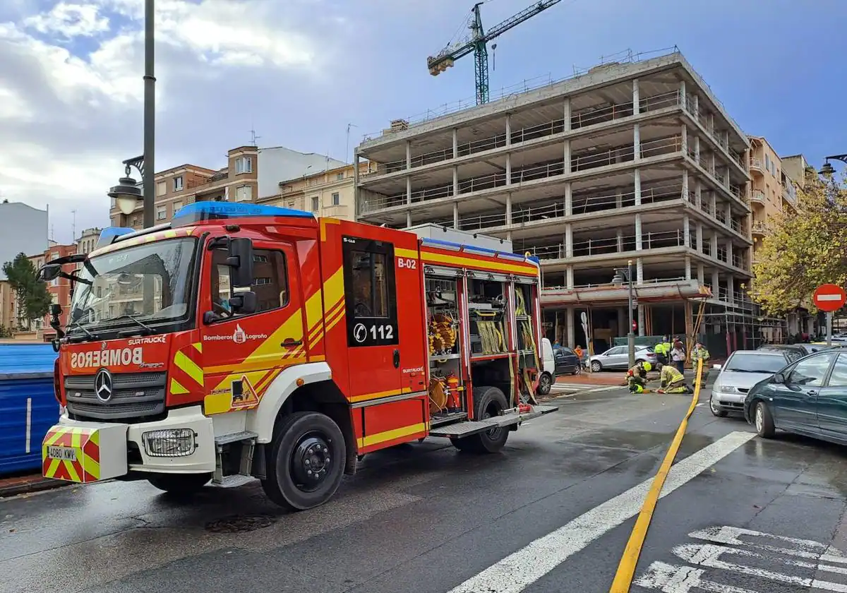 Un escape de gas deja sin suministro a la calle Bailén y parte de La Campa