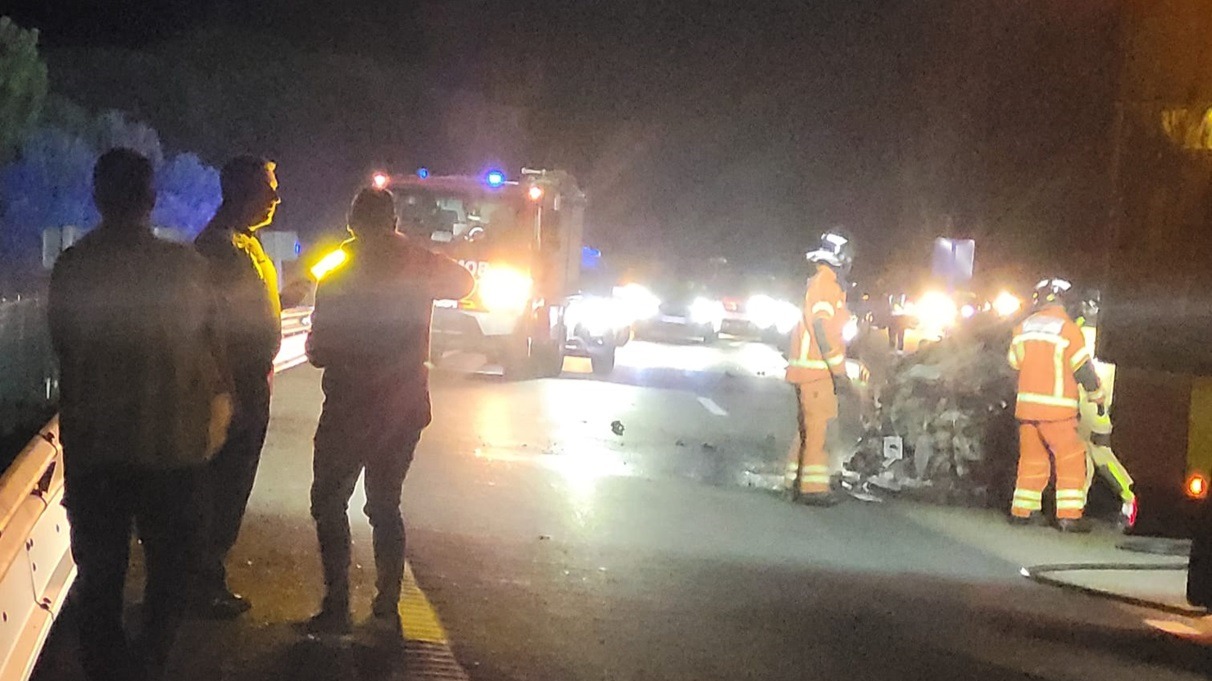 Un hombre de 36 años resulta herido en Almonte por la colisión entre dos coches