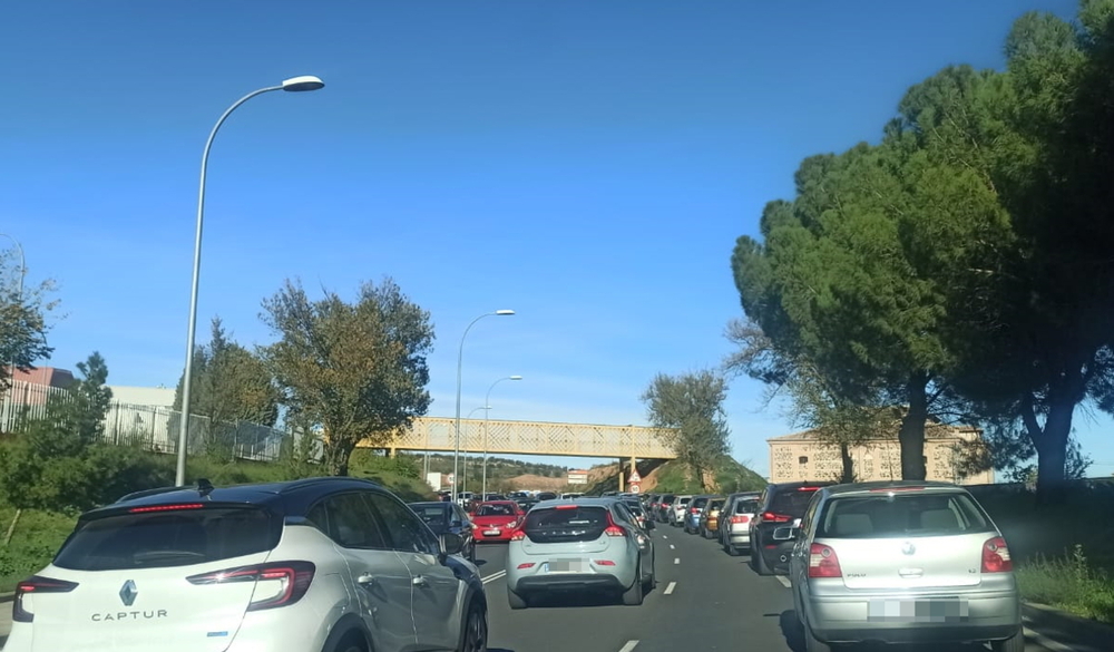 Accidente en la A-42 sentido Toledo causa caos en el tráfico y retenciones en el rotor del Salto del Caballo