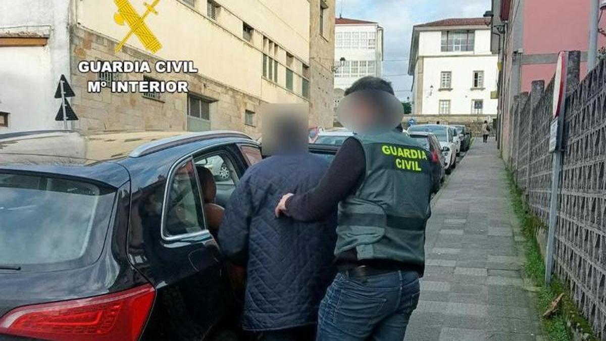 A prisión un hombre por estafar por teléfono 15.000 euros a una anciana en el Bierzo.