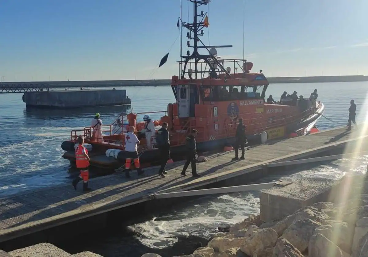 Una treintena de inmigrantes llegan en tres pateras a las costas de Alicante en menos de 48 horas
