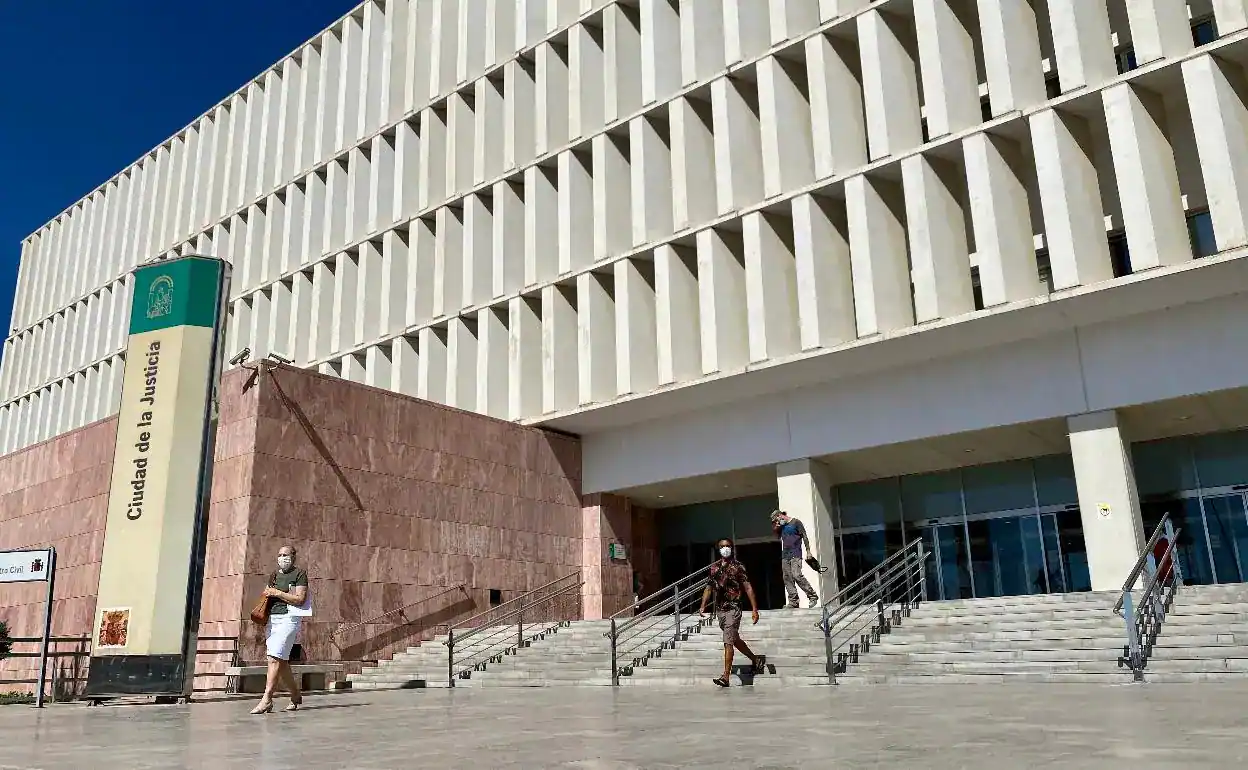 Cárcel para un psiquiatra que abusó sexualmente de una paciente a la que trataba por depresión en Málaga