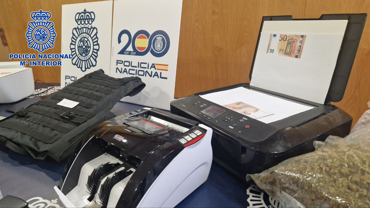 MADRID/ Desmantelado un grupo de estafadores que falsificaba tarjetas de identidad de extranjeros