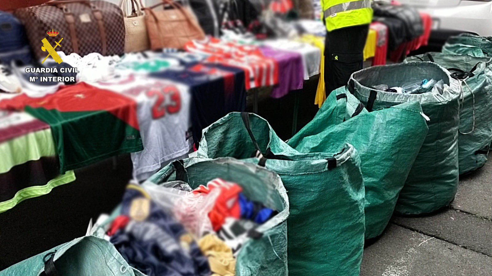 Desmantelan red de falsificaciones de material textil en Bizkaia: valorado en 1,3 millones de euros