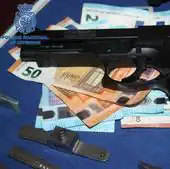 Capturan a una banda que se ocultaba en tiendas para robar cuando cerraban
