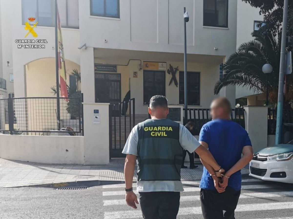 Detenido en Calp por ocho delitos de hurto y estafa bancaria