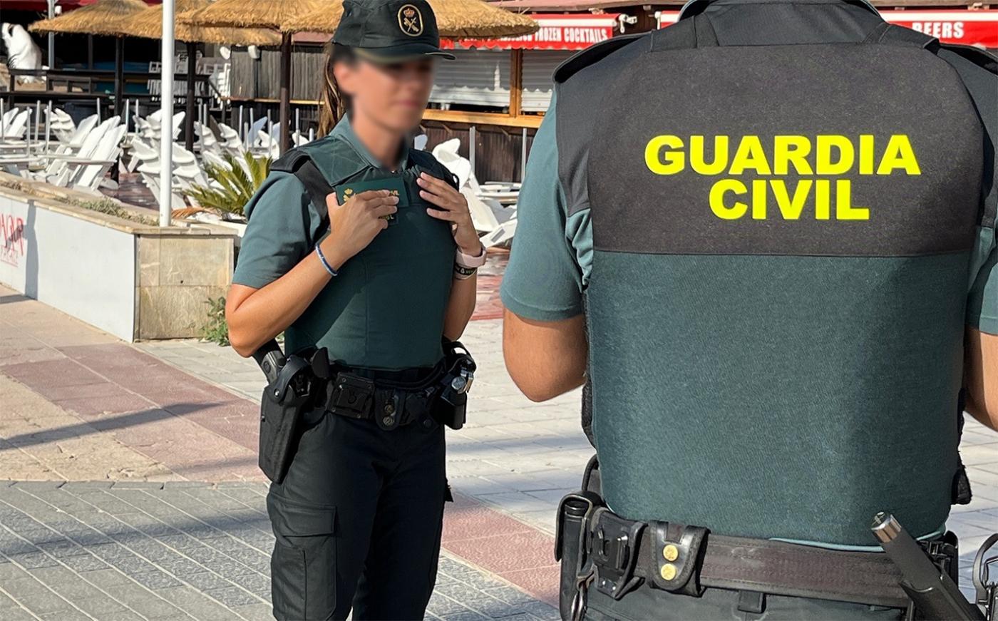 Agentes de la Guardia Civil. - Archivo