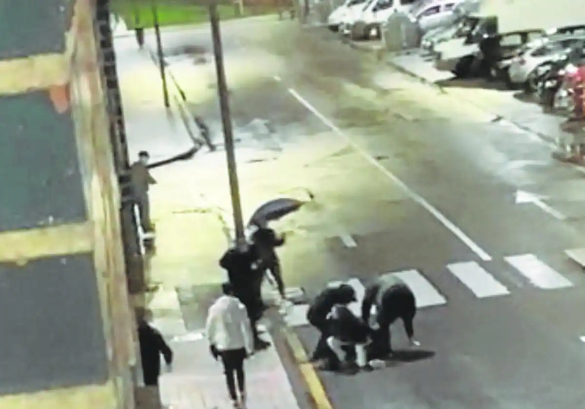 Joven pide auxilio tras indecente proposición y sus amigos toman justicia por mano propia