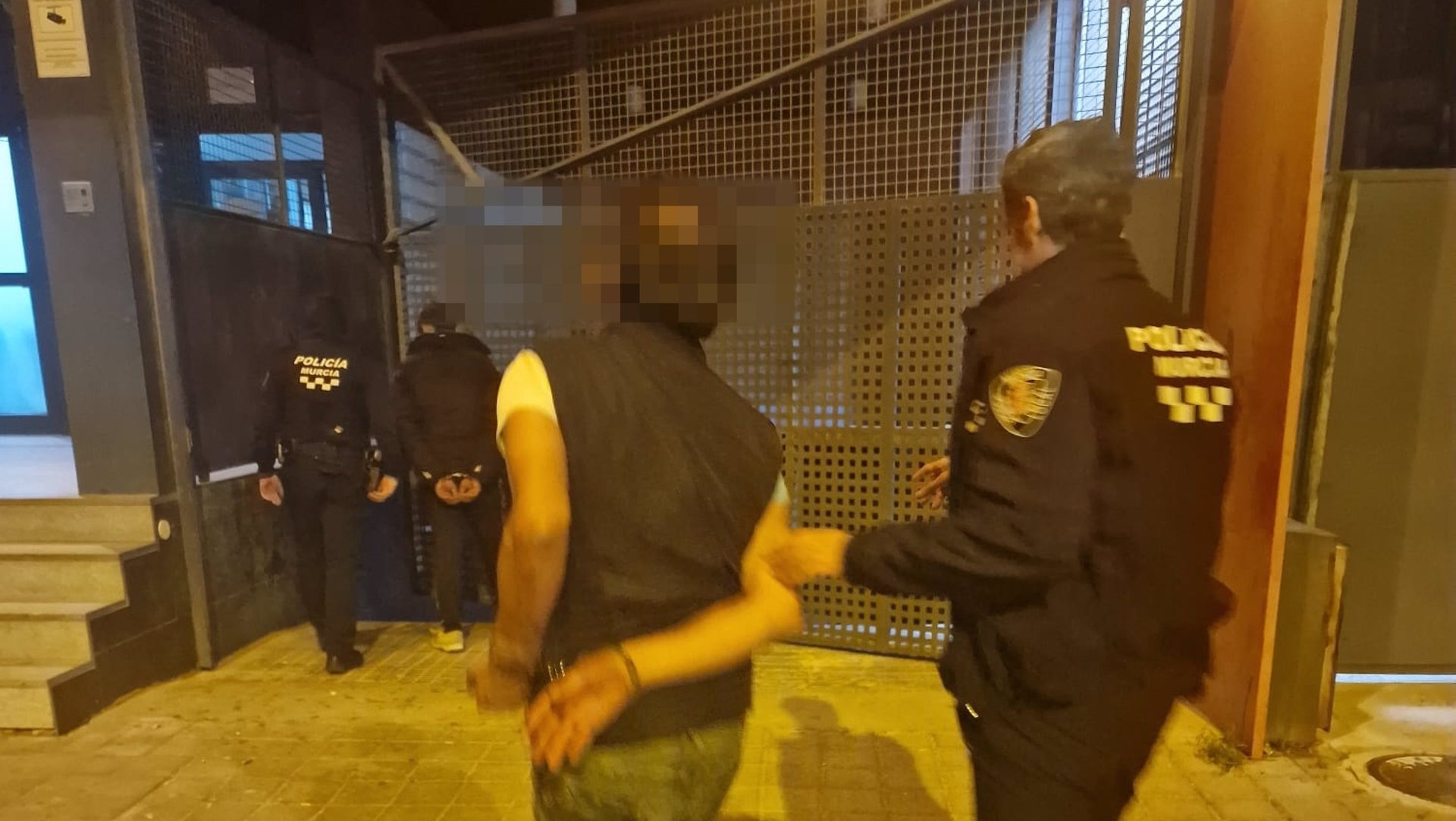 Detenidos por robar un móvil valorado en más de 1.000 euros en una cafetería de Murcia