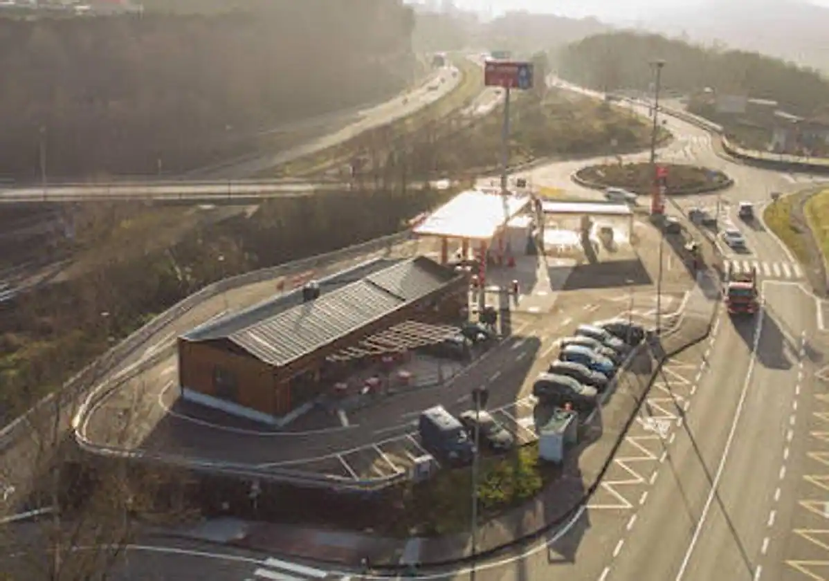Detenido tras atracar la gasolinera de El Caleyo a punta de navaja y herir a un trabajador